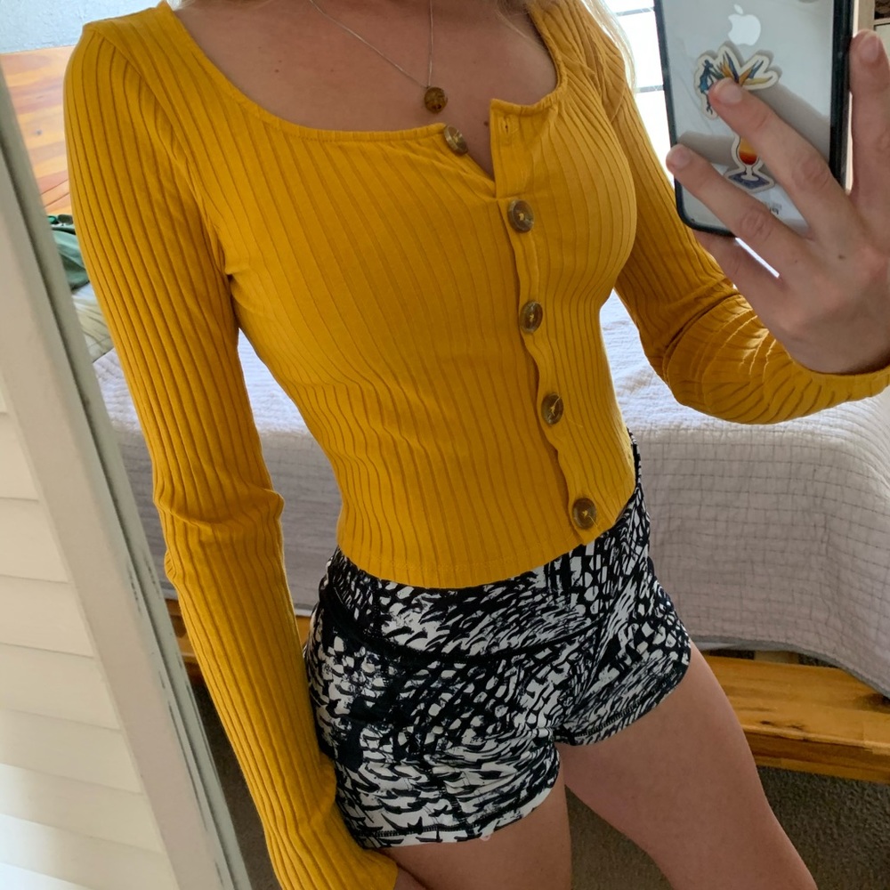 🌺Long Sleeve Crop Top Mustard Yellow